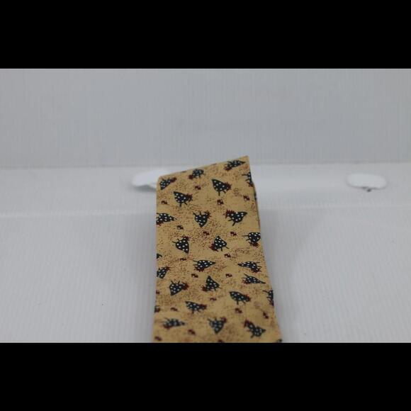 Tie Solitaire with rooster birds logo on a beige cloth - Picture 3 of 5